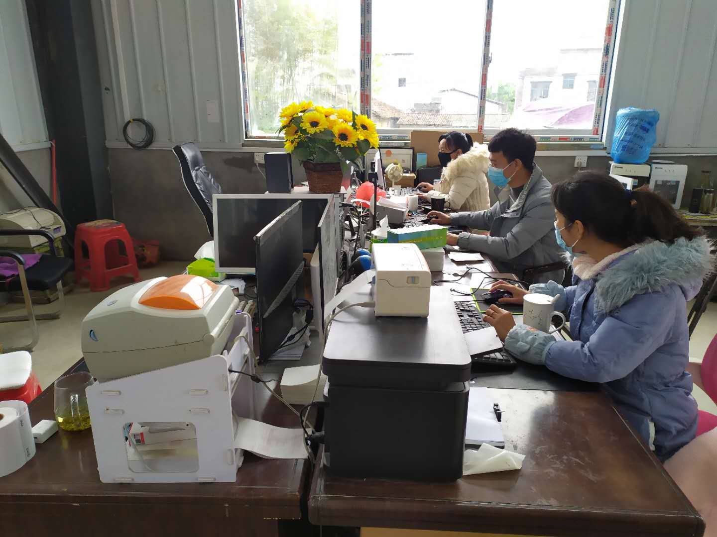 通城關(guān)刀 扶貧微工廠(chǎng) 致富巨能量 互聯(lián)網(wǎng)銷(xiāo)售
